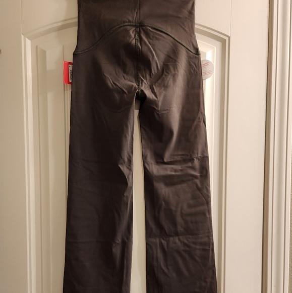 Spanx Booty Boost® Active Ankle Flare Pant size small - Picture 7 of 7